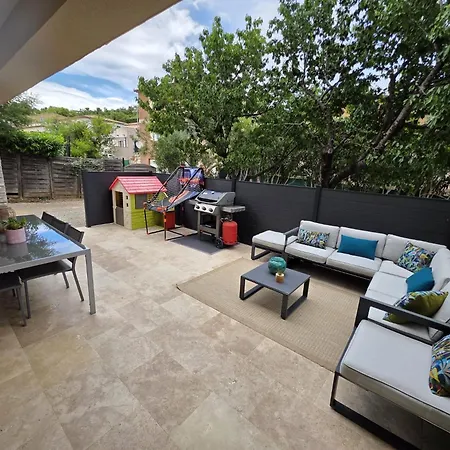 Superbe Appartement, 2 Chambres, 7 Couchages, Avec Terrasse, Proche Centre Et Plages