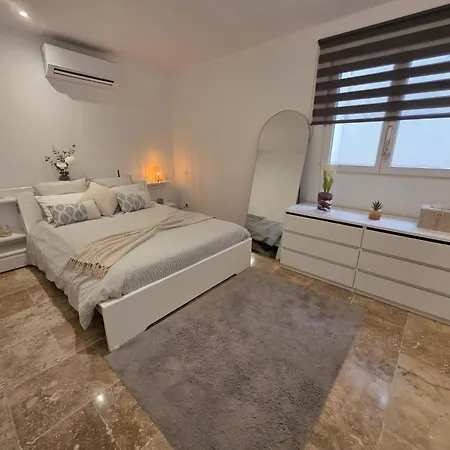 Superbe Appartement, 2 Chambres, 7 Couchages, Avec Terrasse, Proche Centre Et Plages *