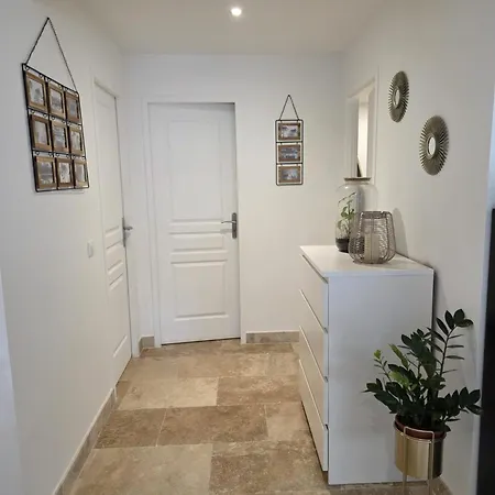 Superbe Appartement, 2 Chambres, 7 Couchages, Avec Terrasse, Proche Centre Et Plages شقة *