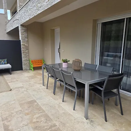 Superbe Appartement, 2 Chambres, 7 Couchages, Avec Terrasse, Proche Centre Et Plages *