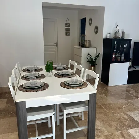 Superbe Appartement, 2 Chambres, 7 Couchages, Avec Terrasse, Proche Centre Et Plages *